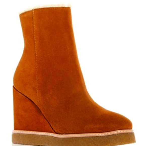 Aqua Shoes - AQUA - Ankle Boots, Tan Suede by:  Aqua - AQ-Danna size 9.5 (New in box)